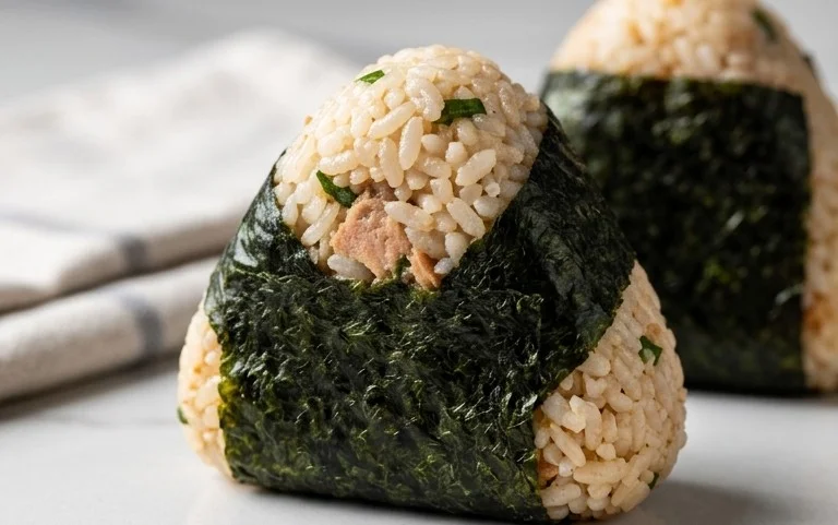 15-min. Easy Japanese Tuna Onigiri